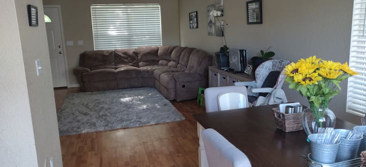 Private Room In Lovely Home Near I25 In Longmont - Frederick, CO