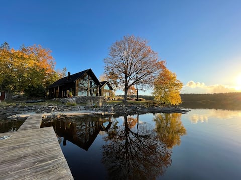 Peaceful lakefront retreat surrounded by nature