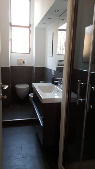 Bagno con doccia