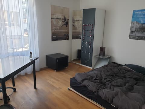 Am Fusse des Uetlibergs, ruhig und zentral