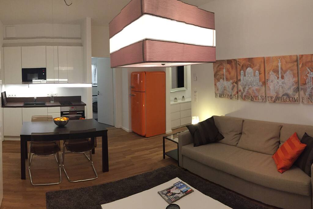 Living room - kitchen in the rear