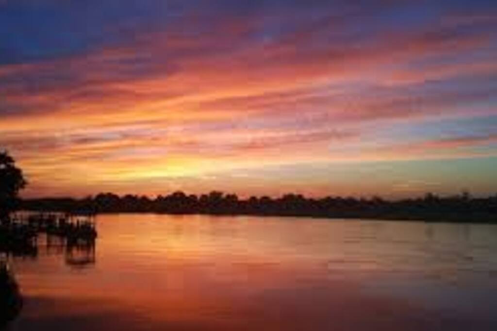Neighborhood sunset