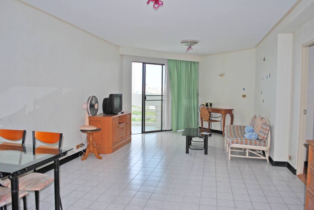 Spacious living room