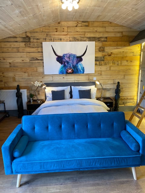 Successful Airbnb property: Studio East & Petting Farm, Near Legoland-Lapland in Bray
