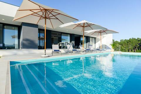 Villa Sobreiro - Idyllic Countryside w Heated Pool