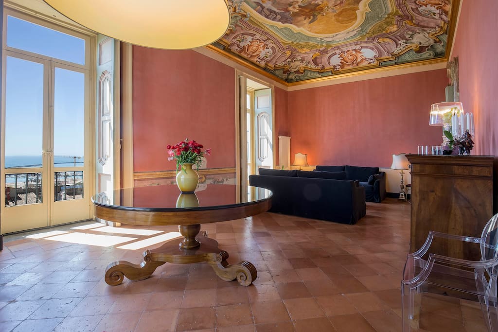 *Dimora Copeta* - the bright panoramic living room with original frescos walls and ceiling
Luxury Panoramic Apt in the heart of the historical center of Salerno
managed by #Starhost