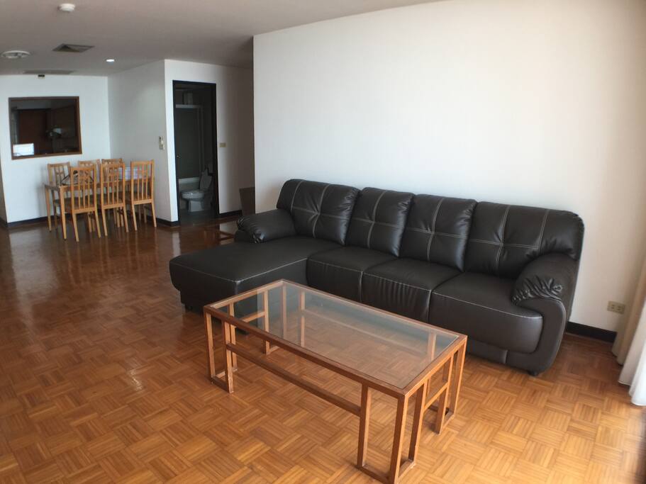 living room & dinning area. The dinning table can sit 6-8 people.