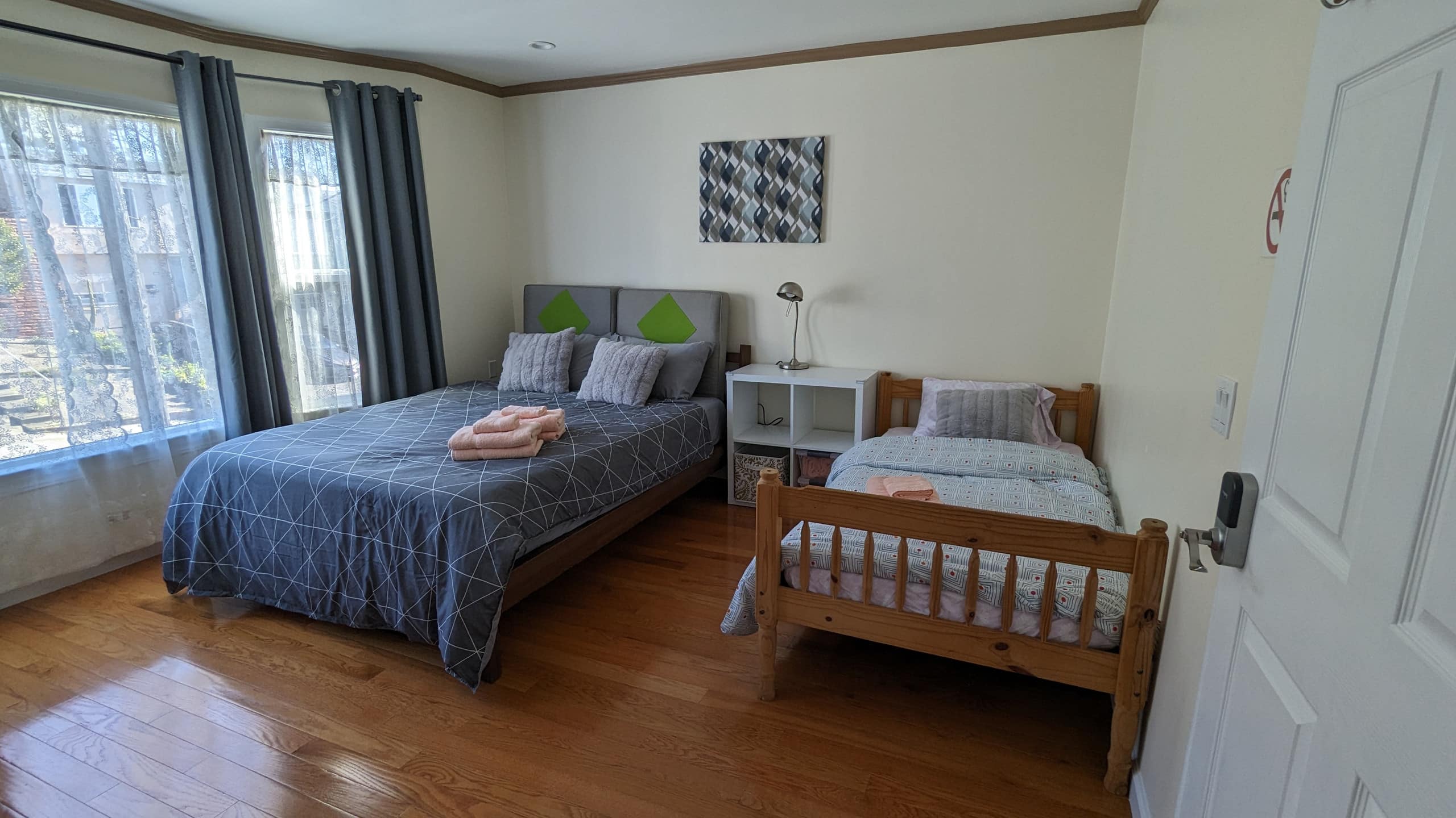Home in San Francisco · ★4.8 · 3 bedrooms · 4 beds · 1.5 baths - Image 13