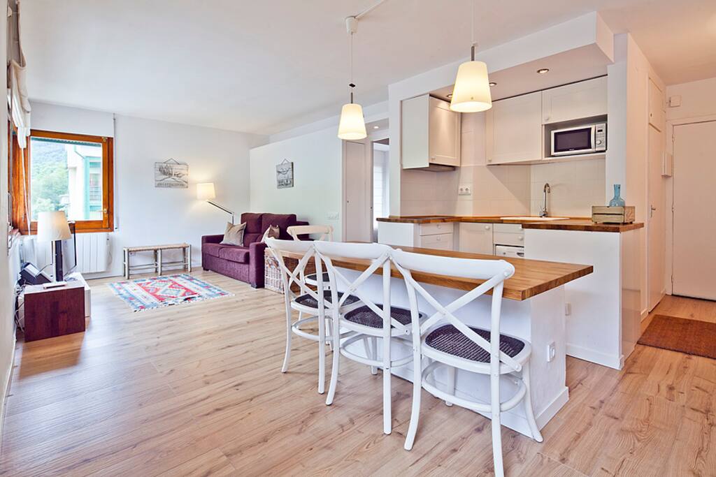 Apartamento en Betren.Salón y cocina.
