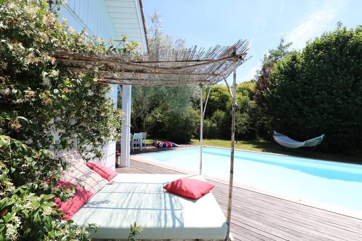 Havre de paix – grande maison en bois & piscine gallery image 3