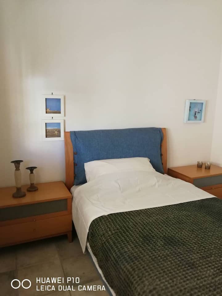 חדר 2 - מיטה זוגית קטנה