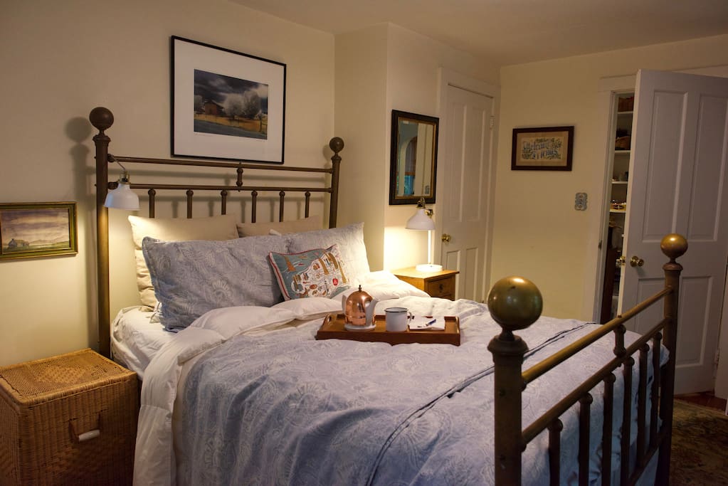Queen Bed - organic mattress.