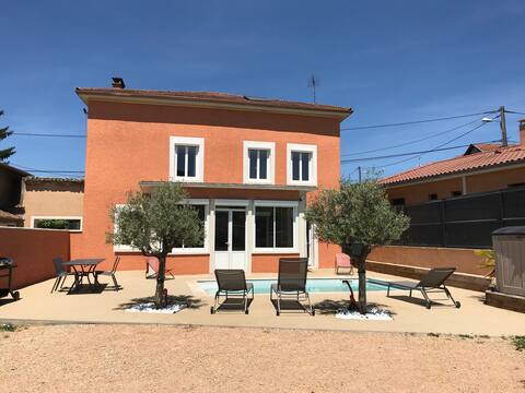 Maison de Groupe Familiale/Piscine