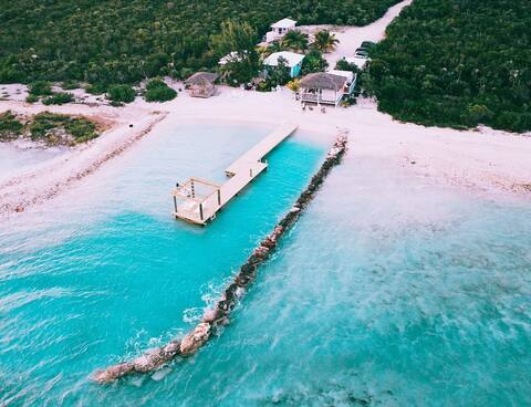 Tiny's Beach Club - Pink Palms Cottage