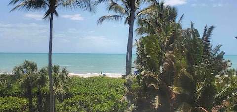 Sanibel Dream Upscale Condo Gulf front 3 Bed 2 Ba