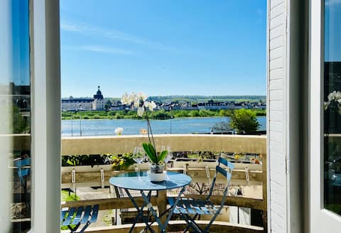 Dazzling 82 m2 Loire view +garage!