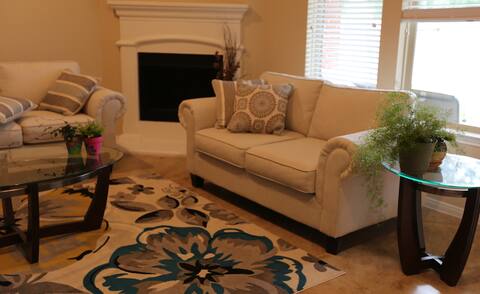 Cozy private room close to major places Tomball Tx