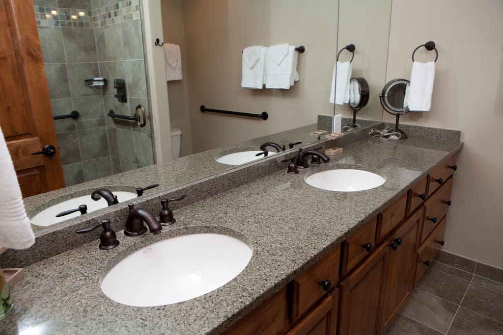 BAÑO CUARTO PRINCIPAL