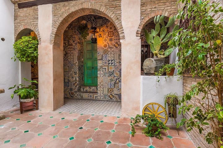 Riad Puertas Del Albaicin managed Airbnb listing 1