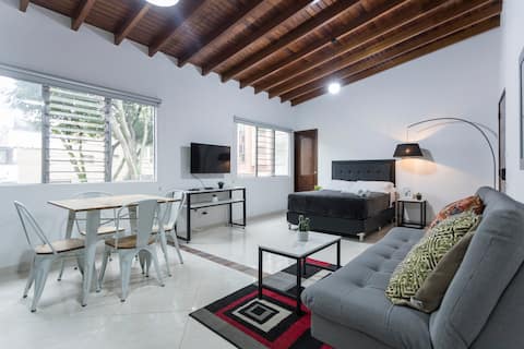 ☆Self Check-In ☆150Mb WiFi ☆Modern Loft Laureles ❤