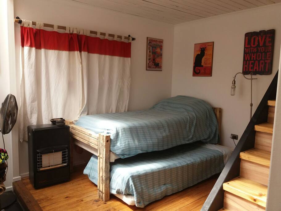 pieza con cama nido