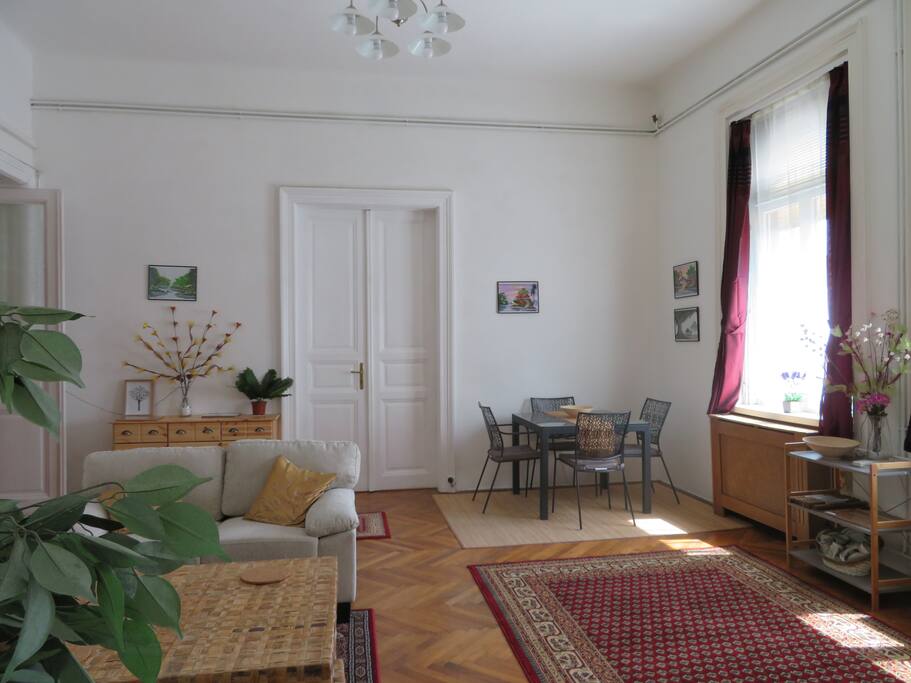 Lounge - view 2