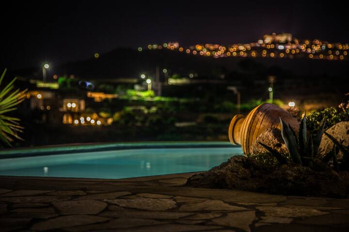 Meloi Pool Villa gallery image 4