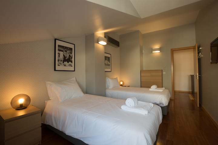 ห้อง 5 - ชั้นบน