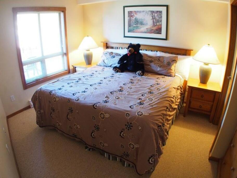 FS413MasterBedroom