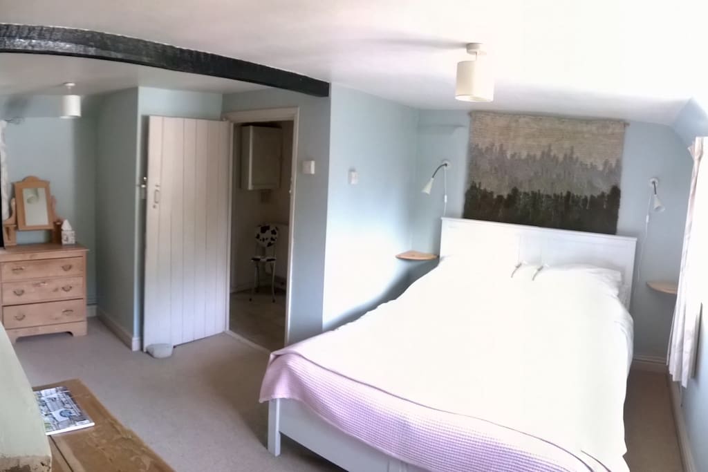 Comfortable double bedroom