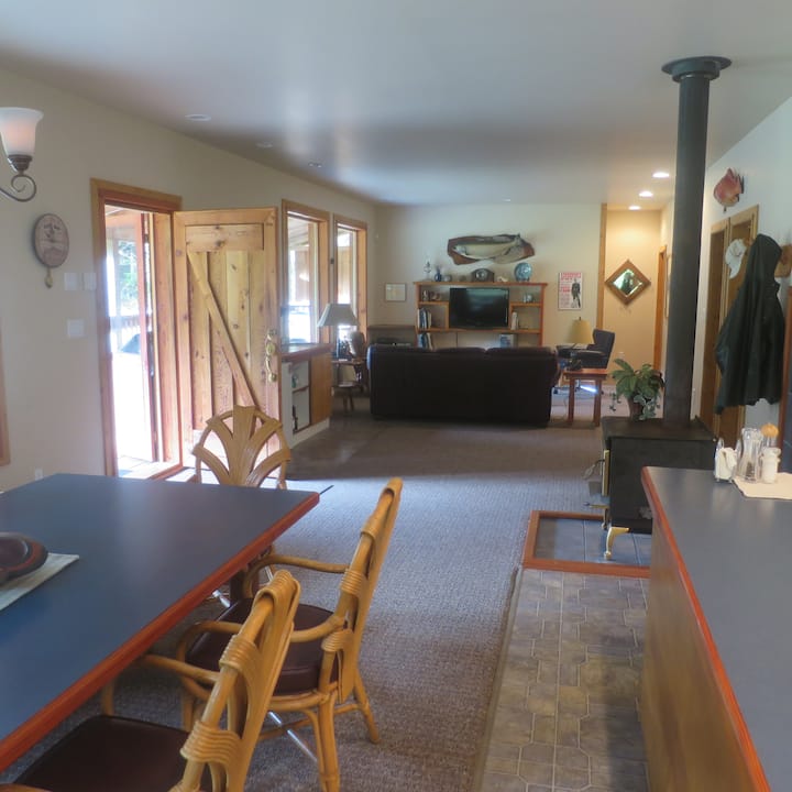 Port Renfrew Wilderness lodge