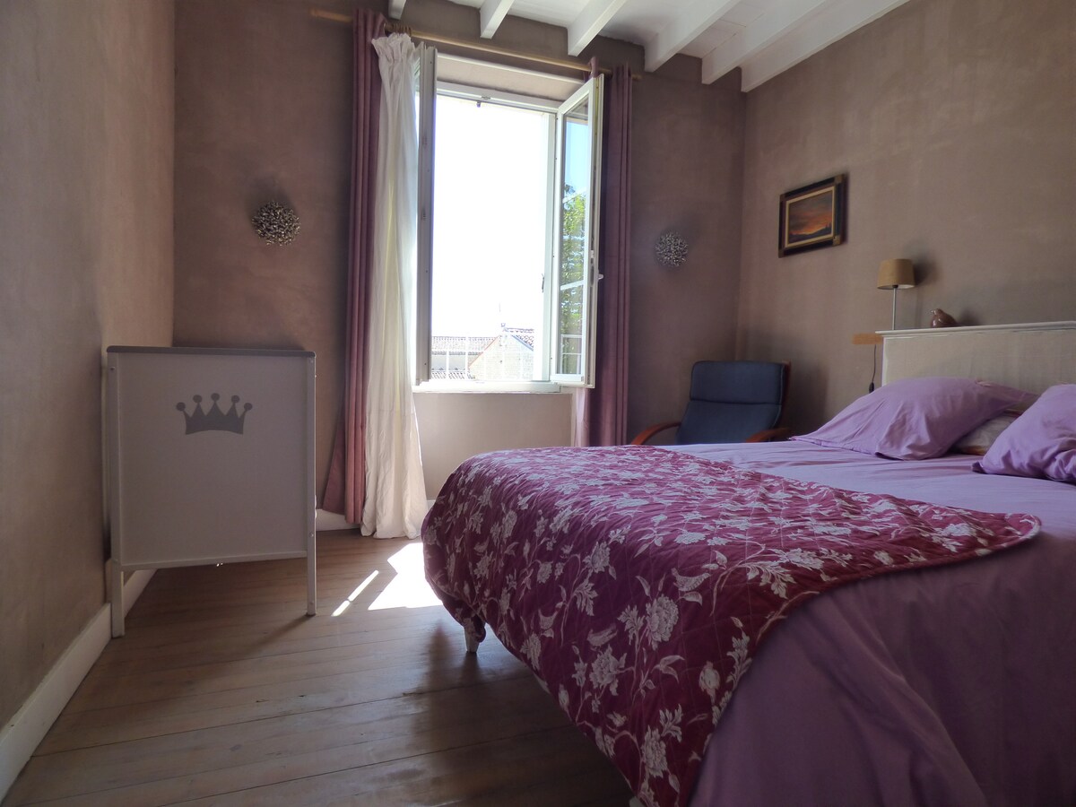 chambre  + lit bébé