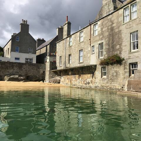 Sea Winds, Lerwick townhouse with sea views.