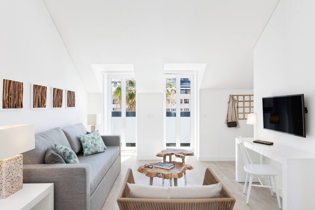 Superior One Bedroom Apartment