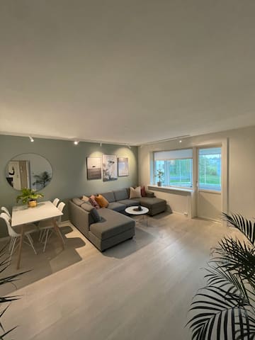 Modern 2BR apt. with balcony