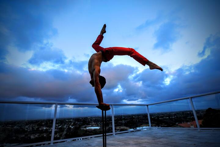 Million Dollar View – Luxury atop Soledad Mountain gallery image 2