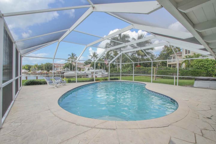 Waterfront Pool Home in the Moorings w/ Dock & Gulf Access. Fabulous Views & Fantastic Location!