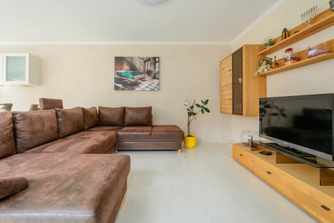 2.4km to Messe Hannover Bungalow in Laatzen ID-18