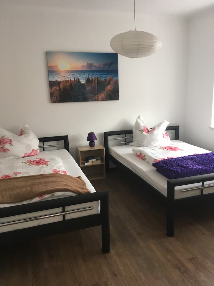 Schlafzimmer 2 Doppelbetten für 4 Perosnen