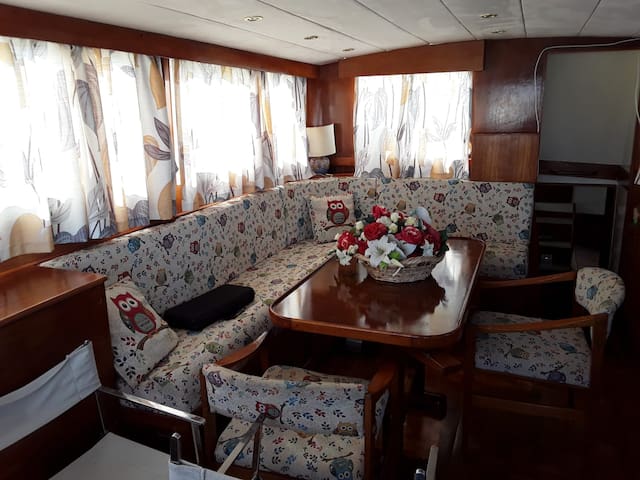 twiggy grand bank 43″