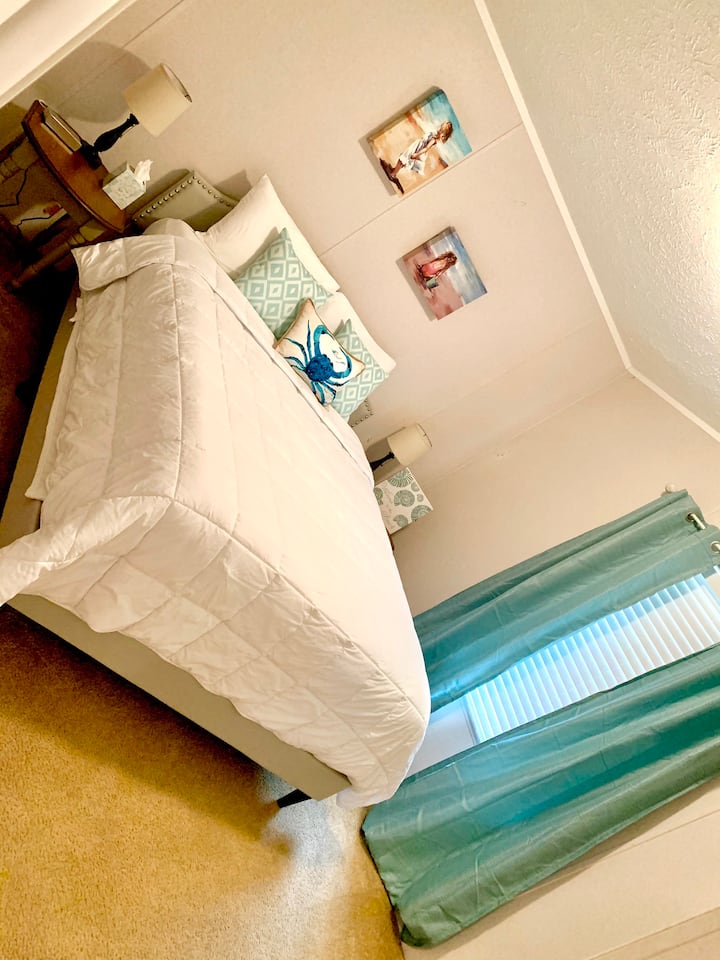 Guest bedroom 