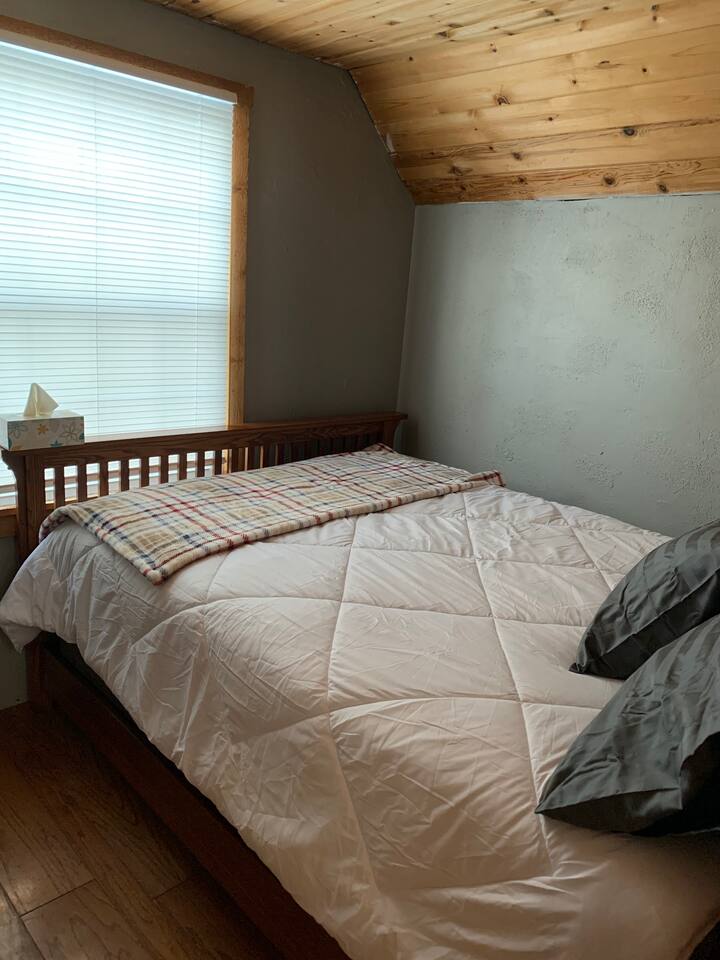 Helt ny queensize-dobbeltseng 