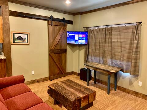 Relaxing Bungalow King bed Full kitchen Fire Pit