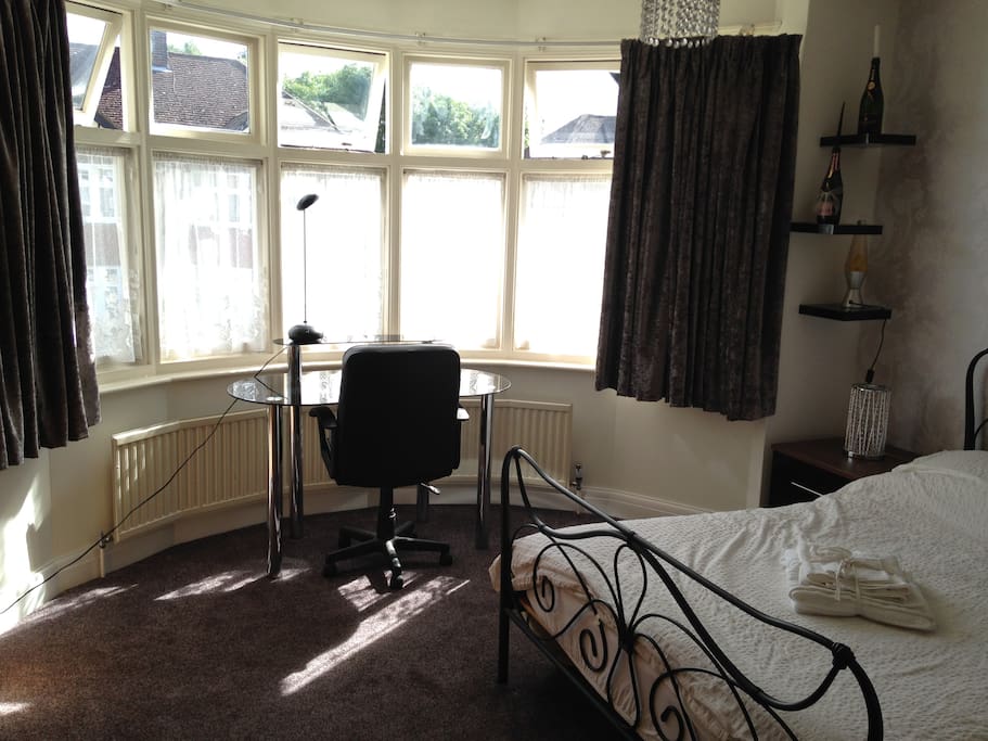 Guest bedroom work space