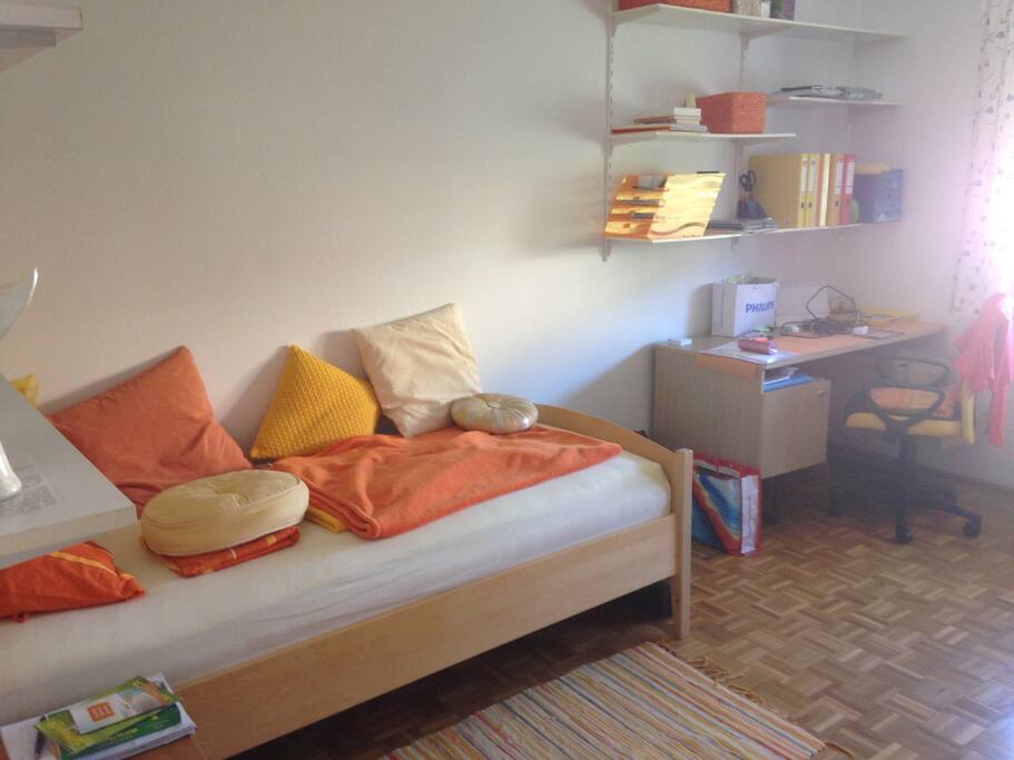 Schlafzimmer mit Einzelbett