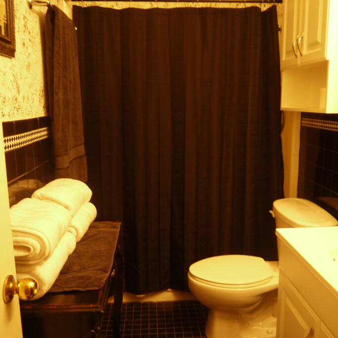 Clean bathroom.