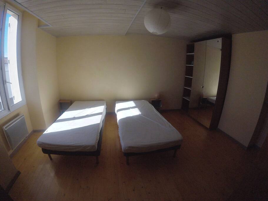 Votre chambre (2 lits simples ou 1 lit king size) / your room (2 twin beds or 1 king size bed)