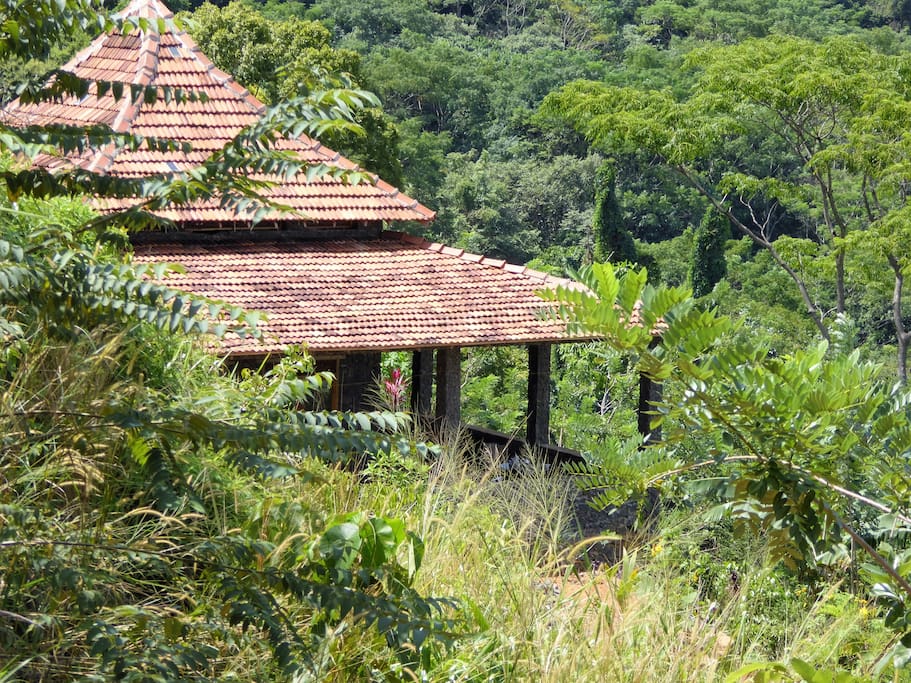 Temple design with four angles for the roof
