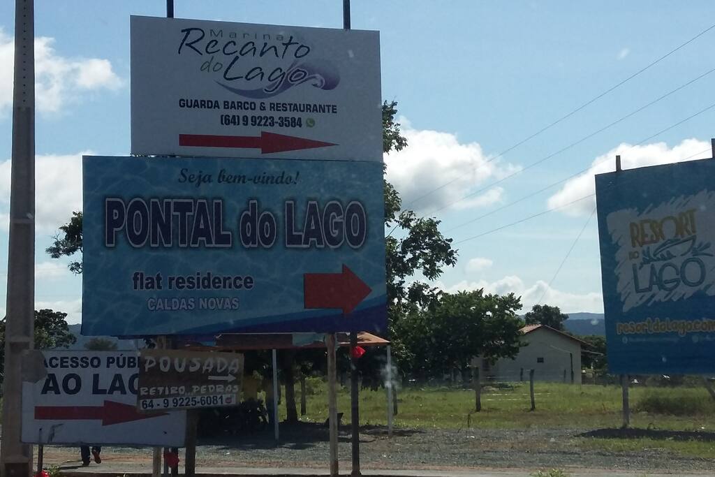 Indicação da Entrada Para o Condomínio