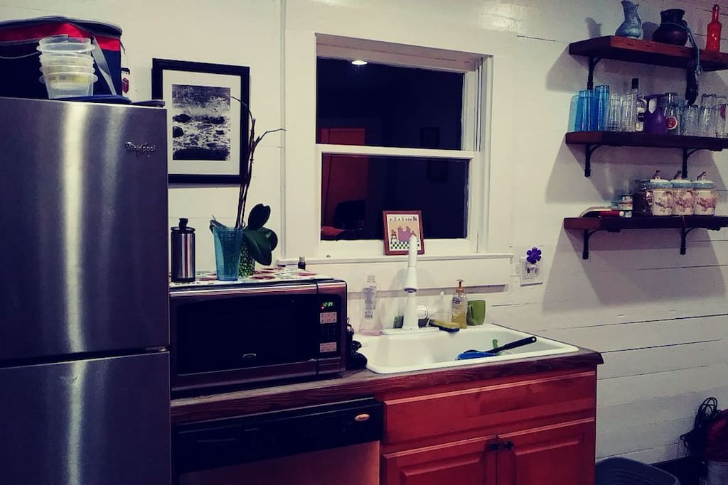 full kitchen